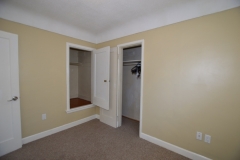 Upstairs Middle Bedroom2